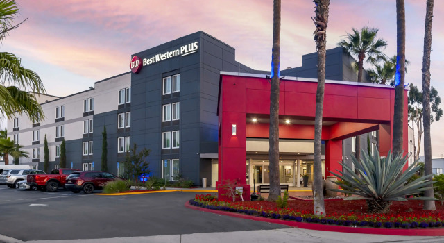 Best Western Plus Commerce Hotel