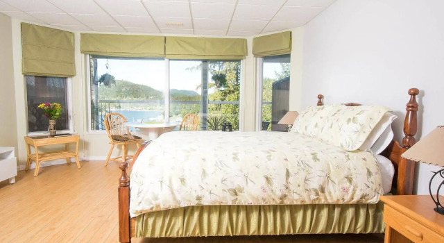 Madeira Park Oceanview Suites, Buchen Sie Ferienhaus Madeira Park Pender Harbour