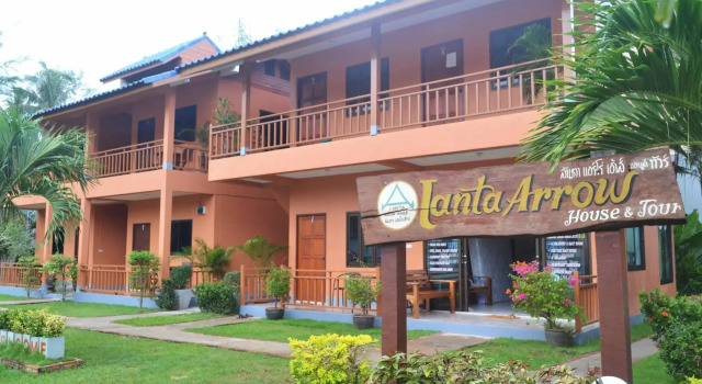 Lanta Arrow House