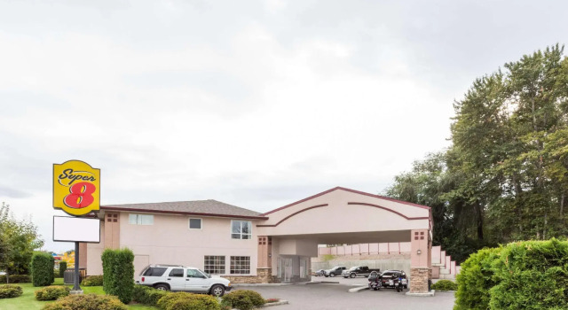 Четырёхместный номер Standard Super 8 by Wyndham Lake Country/Winfield Area Airport North