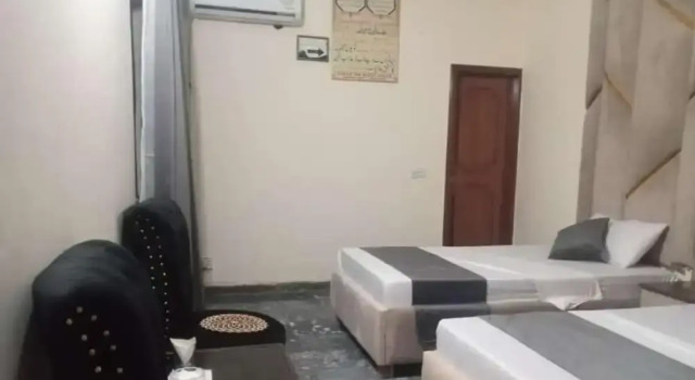Noor INN Guest House, Reservar Casa de hóspedes Hotéis em Lahore com estacionamento, Estacionamento