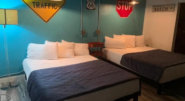 Desert Hills Motel