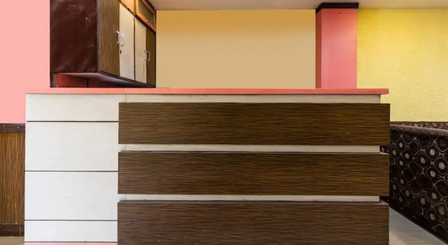 SPOT ON 37708 Hotel Royal Star, Забронировать Отель Отели штата Махараштры 3 звезды, 3*