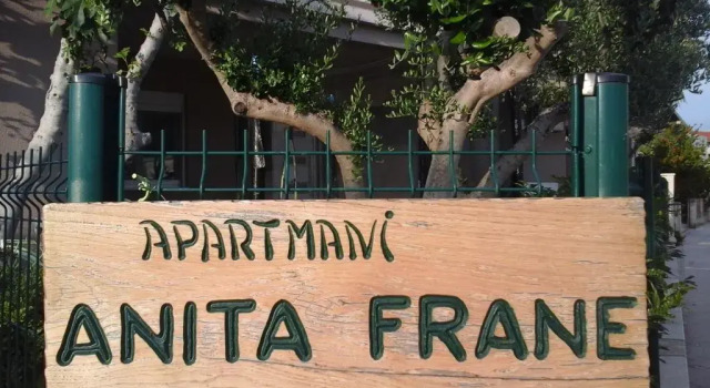 Студия с балконом и с красивым видом из окна Apartments Anita