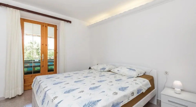 Beautiful Home in Barbat With Wifi and 2 Bedrooms, Prenota Hotel Hotel a Isole Quarnerine con piscina, Piscina