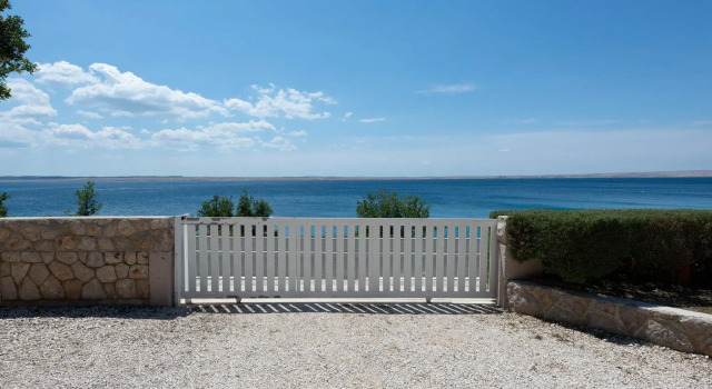 Коттедж Captivating Holiday Home in Tribanj near Sea