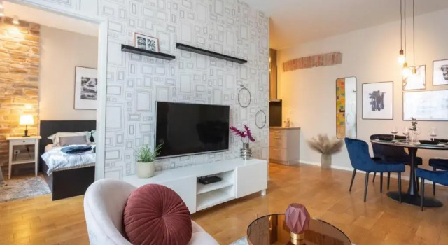 Апартаменты Hidden Garden, Quiet Courtyard in City Center, Free Parking