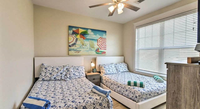 Коттедж Breezy Galveston House w/ 2 Decks & Ocean Views!