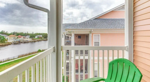 Myrtle Beach Waterfront Condo: 5 Mi to Boardwalk!