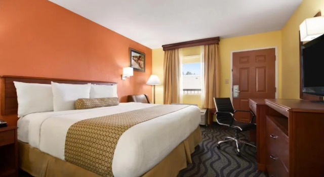Номер Standard Days Inn by Wyndham Acworth