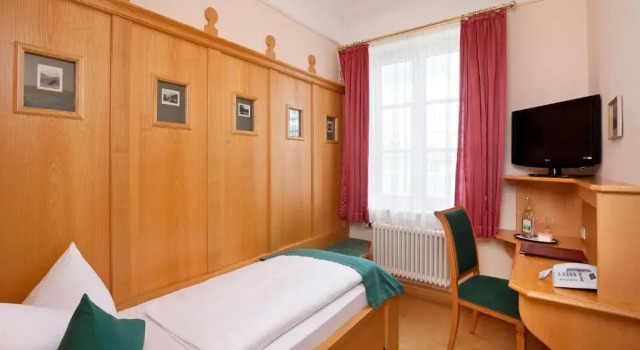 Standaard Eenpersoonskamer Hotel Hirsch