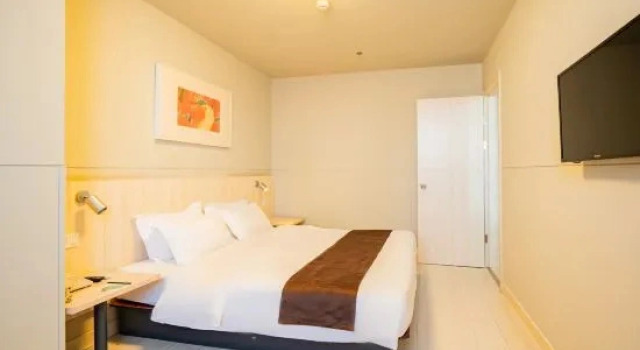 Двухместный люкс Superior Jinjiang Inn Yingkou Port Authority Bayuquan Century Plaza
