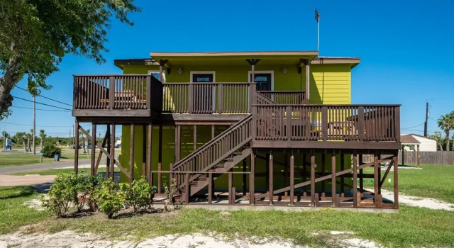 Seas the Day - Side B, Book Hotel Rockport Houston
