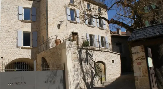 Les Fréjals, Rezerwuj Hotel Compeyre Aveyron