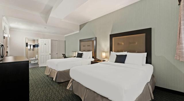 Четырёхместный номер Standard Quality Inn Philadelphia Center City