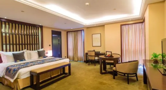 Люкс Comfort Rich Plaza Hotel