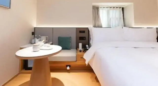 Двухместный номер Standard Ji Hotel (Shanghai Hailun Road Metro Station)