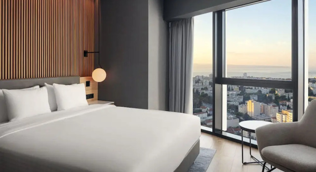 Номер Standard AC Hotel by Marriott Split