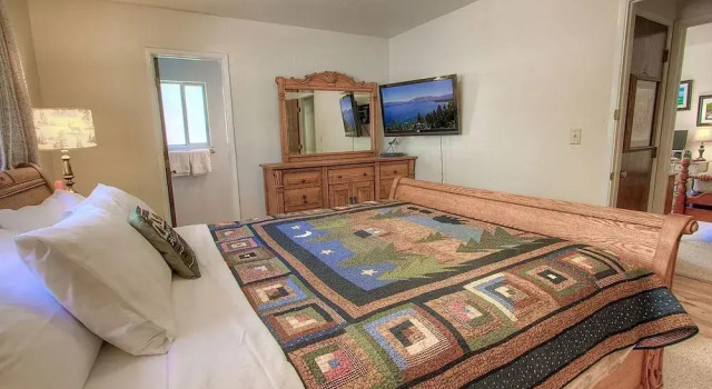 Bowers Mansion 3 Bedroom Home by Redawning