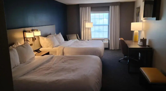 Четырёхместный номер Standard Comfort Inn & Suites Shelbyville