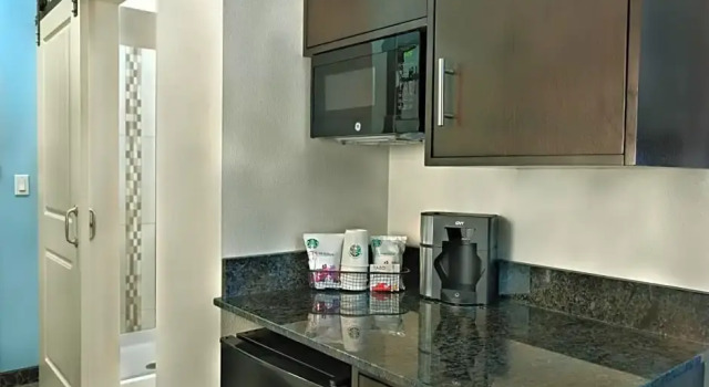 Шестиместный семейный люкс Oxford Suites Bellingham