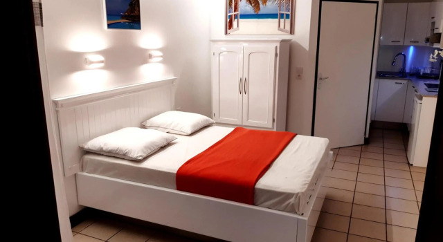 Studio Climatisé - Piscine-Plage - 1 à 2 personnes