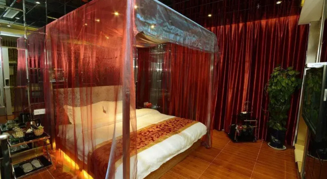 Ainors Hotel, Забронировать Отель Хуандао 