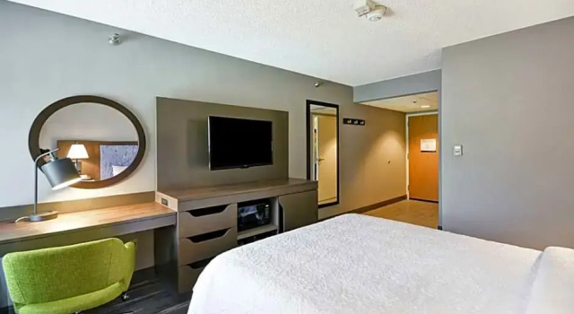 Run of House Hampton Inn Seattle/Southcenter