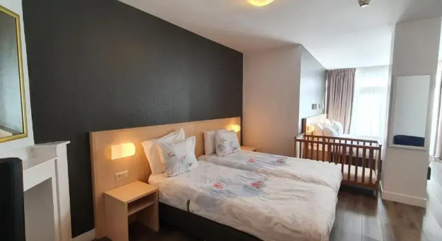 Standart dört kişilik oda Hotel Bor Scheveningen