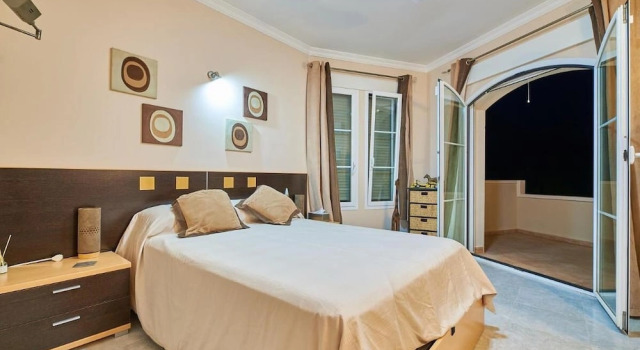 Luxury Villa With Pool and Spectacular View in Javea, Забронировать Вилла Виллы Хавеа, Вилла