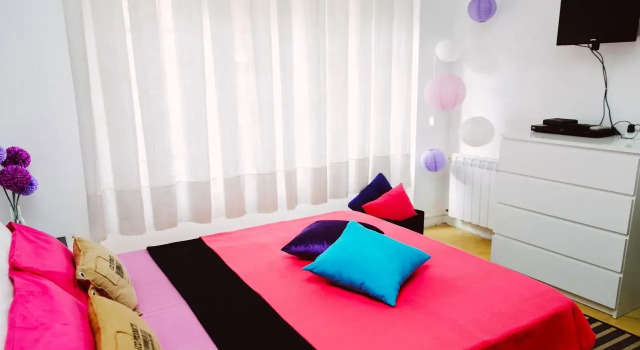Rooms Hola BCN B & B, Забронировать Отель Сантс-Монжуик , рядом с Парк скульптур
