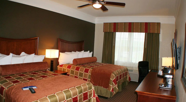 Четырёхместный номер Standard Best Western Plus Easton Inn & Suites