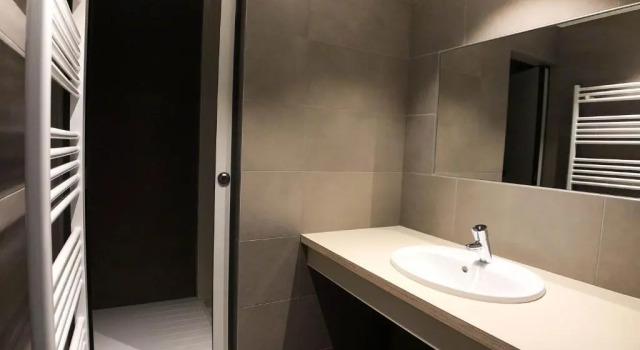 Кровать в общем номере (мужской номер) HI Brussels Generation Europe Hostel