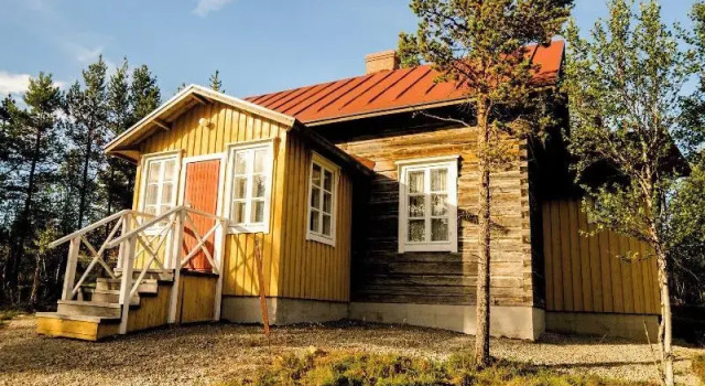 Двухместный Traditional House Kakslauttanen Arctic Resort - Igloos and Chalets