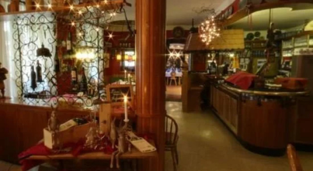 Hotel-Restaurant Drei Hasen, Забронировать Отель Михельштадт Odenwald, рядом с Старая ратуша города Михельштадт