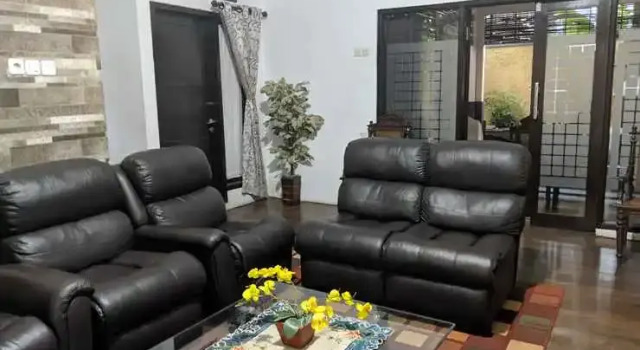 Villa Lotus 36 By DP Planet, Rezervasyon Villa Batu villalar, Taman Wisata Tirta Nirwana Songgoriti yakınında, Villa