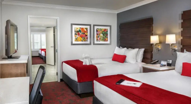 Люкс с 2 комнатами Desert Palms Hotel & Suites Anaheim Resort