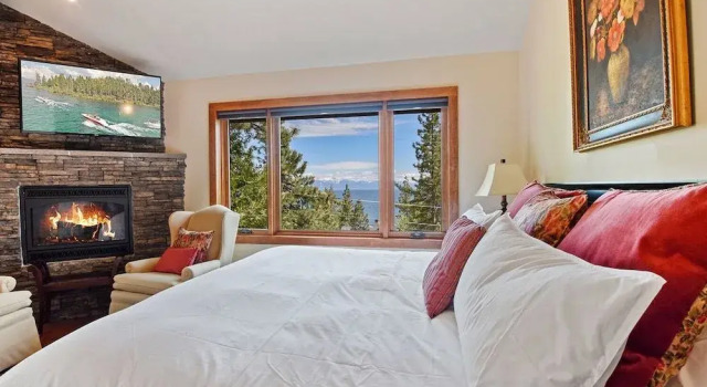 Luxury Mountain Retreat | Lake Views, Deck + BBQ | Pool Table & Chef’s Kitchen