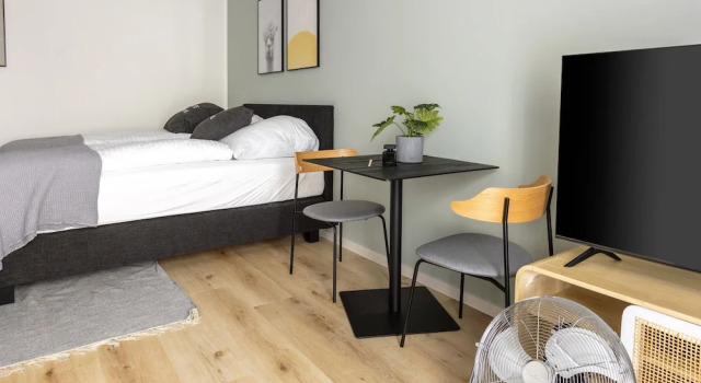 Люкс Standard с балконом Limehome Osnabrück Johannisstraße