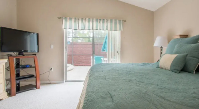4 Bed 8065