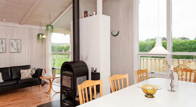 Alluring Holiday Home in Juelsminde With Terrace, Rezervovat Hotel Juelsminde 