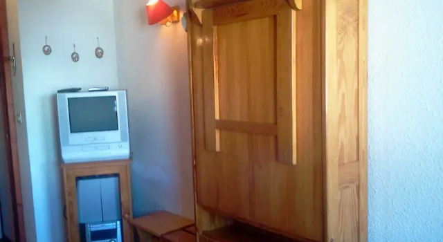 Lou Services Apartment CC128 LSI 001