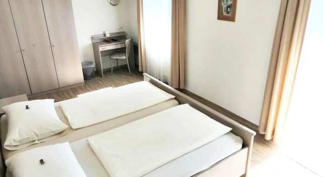 Hotel Fantasie, Reserva ahora Hotel Hoteles en Ansbach con aparcamiento, Aparcamiento