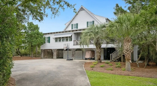 Spectacular Oceanfront Living With An Inviting Kitchen Perfect For Entertaining Kitchens Beach House 9 Bedroom Home by Peace Vacations, Buchen Sie Ferienhaus Debordieu Colony USA