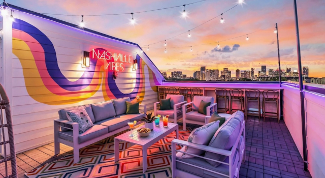 Коттедж Hip Rooftop Deck Game Room in Downtown Nashville