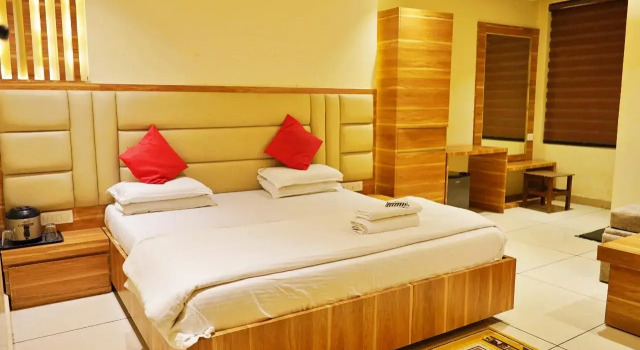 Hotel Pachmarhi, Забронировать Отель Отели Пачмарай 3 звезды, 3*