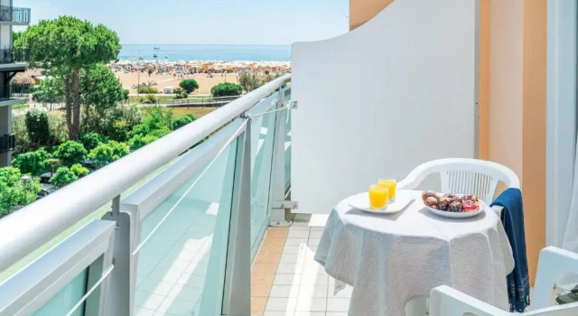Одноместный номер Standard с частичным видом на море Hotel Royal