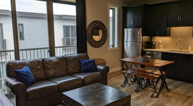 Апартаменты Trendy Downtown Condo-Walk to it ALL Capri 315