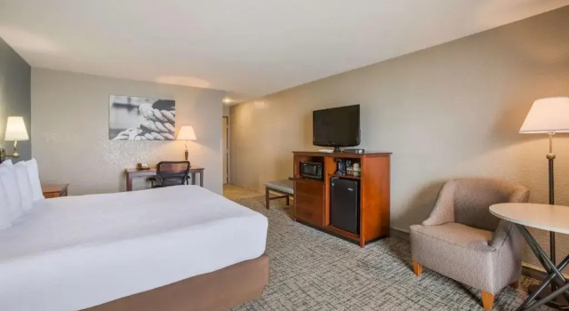 Номер Standard с балконом и с частичным видом Best Western Harbour Pointe Lakefront