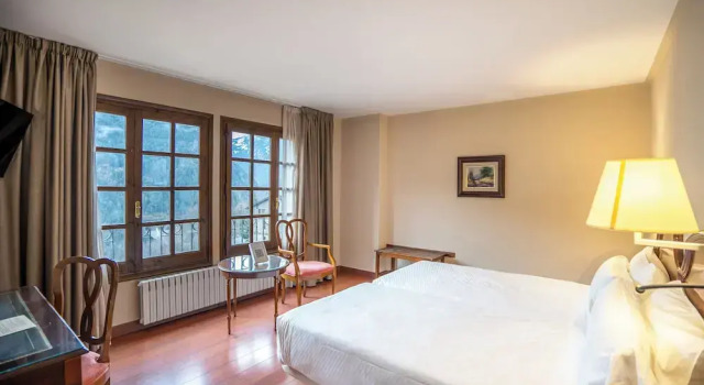 Четырёхместный номер Standard Abba Xalet Suites Hotel